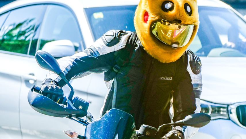 Die Oberengadiner SP-Grossrätin Franziska Preisig stellte im Sommer eine starke Zunahme von Freizeitverkehr über die Bündner Pässe fest, vorab von lauten Motorrädern und Sportwagen. Symbolbild: Jon Duschletta