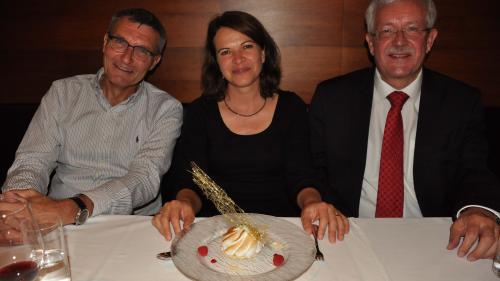 Martin Dahinden, Cordula Seger und Michael Pfäffli an der Table d'hôte des Hotels Laudinella