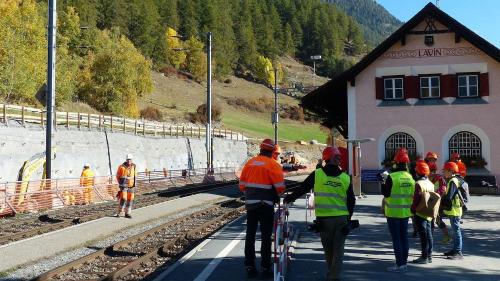 Ingon ha survgni la staziun da Lavin ün ulteriur binari, prossem on vain fabrichà ün suotpassagi chi maina a tuot ils passagers fin pro quel (fotografia: Flurin Andry).