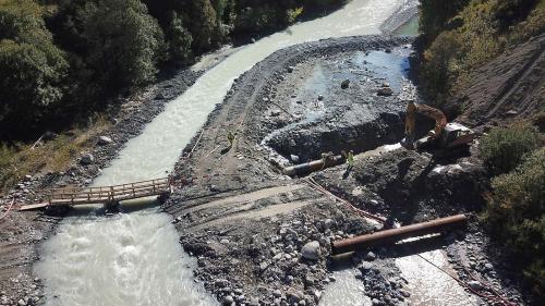 Die Verkabelung der Talleitung konnte im letzten Jahr planmässig weitergeführt werden. Foto: EKW AG