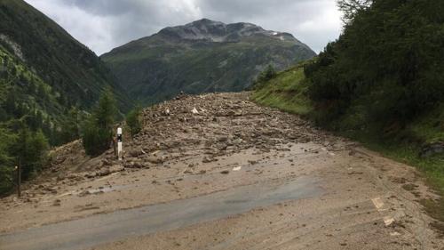 Rüfenniedergang auf dem Flüelapass oberhalb Susch (Foto: Kapo GR).