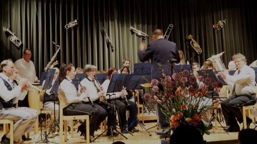 Die Societed da musica Samedan präsentierte einen musikalischen Mix bei ihrem Jahreskonzert.	Foto: zVfg.