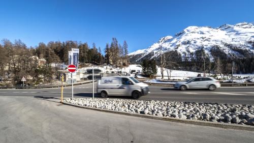 An dieser Stelle soll der Kreisel Dimlej gebaut werden. Foto: Daniel Zaugg