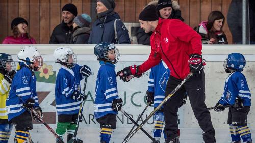 Christian Wohlwend, hier bei einem Benefizanlass in Samedan, wird neuer HCD Trainer. Foto: Daniel Zaugg