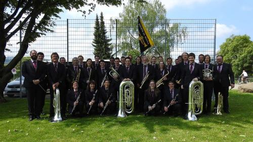 La musica da Scuol s'ha preschantada cun lur nouva unifuorma gio Turich. (fotografia: mad)