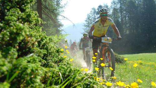 Sascha Weber gewinnt die Gesamtwertung des Engadin Bike Giros 2019 (Foto:  Madlaina Walther).