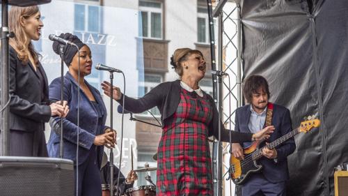 Nicole Bernegger und Band.           Foto: Daniel Zaugg