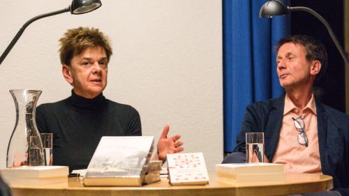 Angelika Overath und ihr Mann, Manfred Koch, welcher die Lesung moderierte. Foto: Jon Duschletta