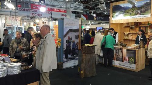 La regiun da vacanzas Engiadina Scuol Samignun Val Müstair s’ha preschantada da l’on 2016 a la Wynaexpo a Reinach. (fotografia: TESSVM)