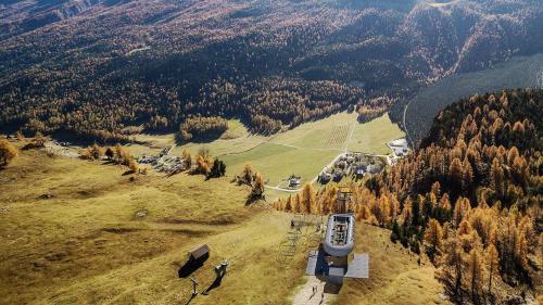 Ils respunsabels dal proget fan quint da surgnir dal 2020 ils permiss per realisar la pendiculara da Tschierv i’l territori da skis Minschuns, il ressort «La Sassa» ed il proget d’innaiver da l’Alp da Munt fin Tschierv (illustraziun: mad).