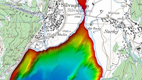 Die tiefsten Stellen im See sind in blau wiedergegeben, die seichtesten in orange-rot. Kartierungsbild: Institut für Geologie der Universität Bern