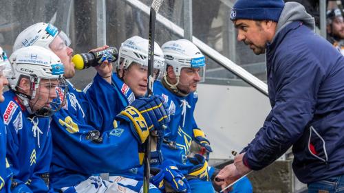 Heute Abend bietet sich dem EHC St.Moritz eine erste Gelegenheit für den Turnaround.   Foto: Daniel Zaugg