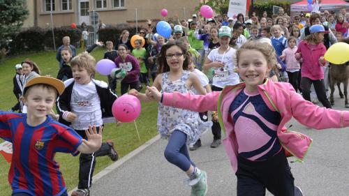 Dürant il prüm Di da sport grischun as poja ramassar minuts pel duel da cumüns. (fotografia: Coop Schweiz.bewegt)