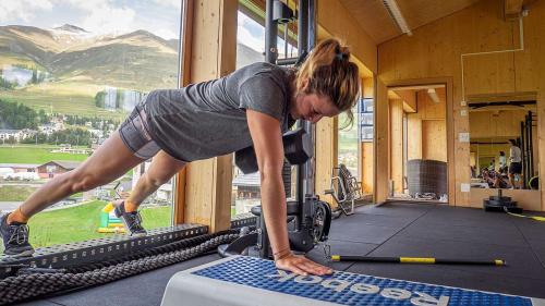 Die harte Arbeit im Kraftraum hat sich gelohnt: Vanessa Kasper ist zurück im Weltcup. Foto: Reto Stifel