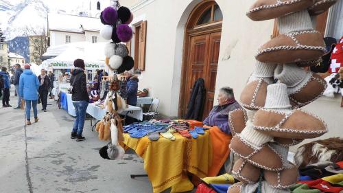 La sporta da lavurs manualas al Marchà da Ftan (fotografia: Annatina Filli).