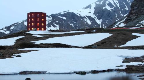 Wird der Theaterturm auf dem Julierpass bis Ende August 2023 stehen bleiben? 