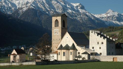 Causa la pandemia dal virus corona es la clostra Son Jon a Müstair pel mumaint serrada per giasts ed eir pella populaziun (fotografia: mad).