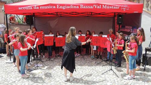 La radunanza cumünala da Scuol ha decis da prolungar la cunvegna da prestaziun a reguard la Scoula da musica Engiadina Bassa Val Müstair (fotografia: Benedict Stecher).