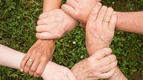 Ün simbol per la solidarited traunter las generaziuns (fotografia: www.pexels.com).