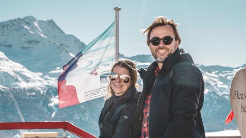 Hans Jörg und Anja Zingg auf der Terrasse des El Paradiso. Foto: Benjamin Brockhoven