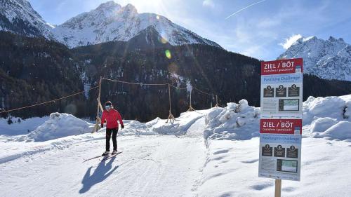 Das Ziel der Passlung-Challenge für Alt und Jung befindet sich in Scuol (Foto: Nicolo Bass).