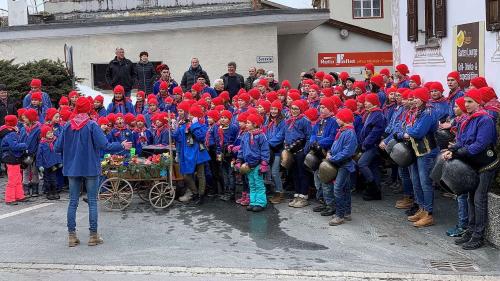 Oramai cha’l Chalandamarz dvainta ingon per la seguonda jada victima dal coronavirus, vegnan publichadas fotografias dal Chalandamarz in Engiadina e Val Müstair dals ultims ons (fotografia: Giancarlo Conrad).