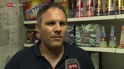 Linard Grond dürant ün’intervista culla Radiotelevisiun Svizra Rumantscha (RTR). (fotografia: RTR).