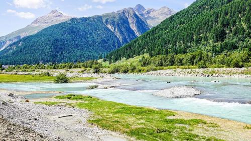 Die Inn-Revitalisierung I und II in Bever (hier während der Realisierungsphase 2017) wird am ersten Swiss Water and Climate Forum in Willisau als regionales Vorzeigeprojekt vorgestellt werden. Foto: Jon Duschletta