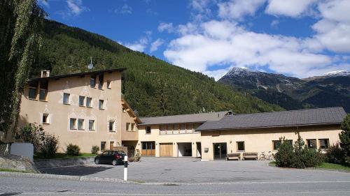 La sala cumünala a Müstair as rechatta i’l edifizi da la Banca Chantunala Grischuna, illa part suotvart da l’inter edifizi (fotografia: mad).