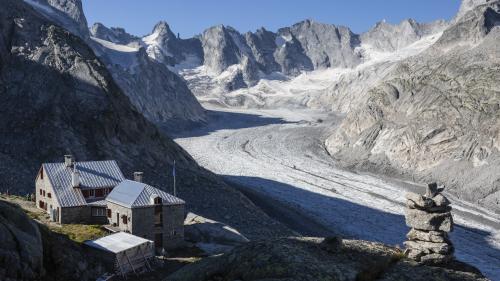 Die Fornohütte der SAC-Sektion Rorschach thront über dem Vadrec del Forno in der Val Bregaglia nahe der italienischen Grenze.	Foto: SAC Sektion Rorschach