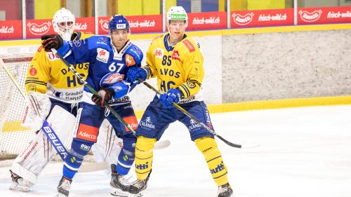 Der Unterengadiner Fabian Ritzmann (HCD Nr. 85) kämpft um einen Stammplatz in der Mannschaft des HC Davos (Foto: Marco Ritzmann).