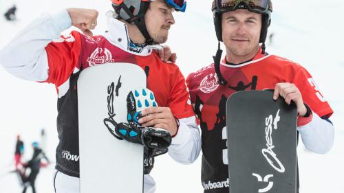 Nevin Galmarini (rechts) gelang beim Riesenslalom in Scuol die Revanche gegen den Russen Vic Wild, der bei Olympia vor Galmarini Doppelgold gewann (Foto: Mayk Wendt).