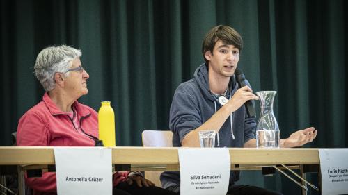 Loris Niethammer  (rechts) ist Aktivist bei der Gruppierung Klimastreik Graubünden. Foto: Denise Kley