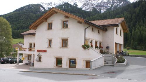 La Chasa Polivalenta a Valchava chi tocca al cumün da Val Müstair es gnüda fabrichada i’ls ons 1994/95 (fotografia: Manuela Gross).