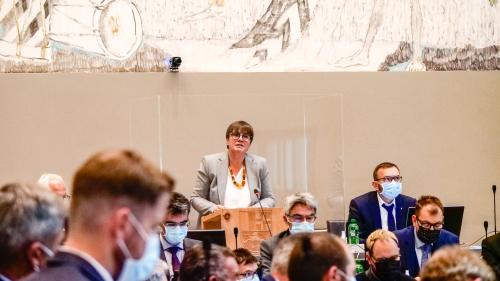 Die Standespräsidentin Aita Zanetti während ihrer Ansprache zum Start der Oktobersession. Foto: Jon Duschletta