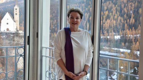 Heidi Affolter-Eijsten ist Rechtsanwältin sowie langjährige Lehrbeauftragte für Strafrecht und hat einen engen Bezug zum Engadin (Foto: Nicolo Bass).