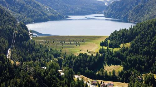 Am Marmorera-Stausee ist ein Erweiterungsprojekt geplant. Foto: ewz 