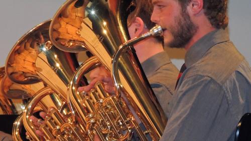  La Società da musica Tschlin ha preschantà ün concert varià cun ün bun livel musical (fotografias: Benedict Stecher).