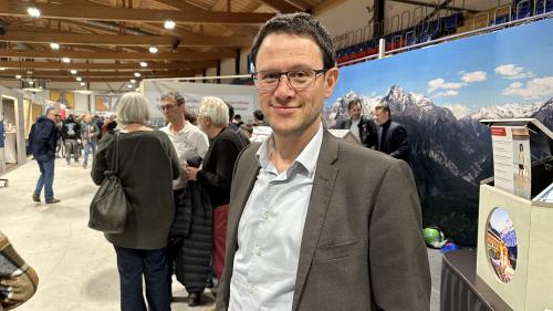 Maurus Blumenthal besucht die EBexpo 2023 in Scuol (Foto: Nicolo Bass).