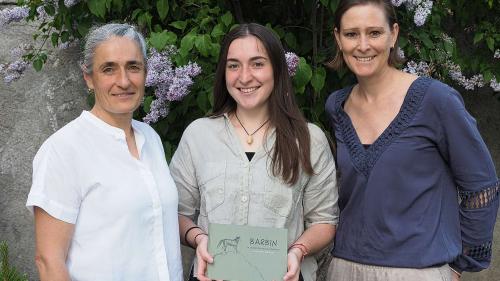 Anna Mathis Nesa, Braida Nesa und Martina Gammeter (von links). Foto: Nicolas Binkert