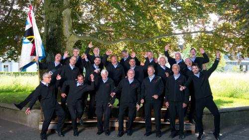 Ils organisatuors da la festa da chant da la prosma fin d’eivna a Müstair, il Cor Viril Alpina Val Müstair, l’on passà  a Gossau (fotografia: mad).