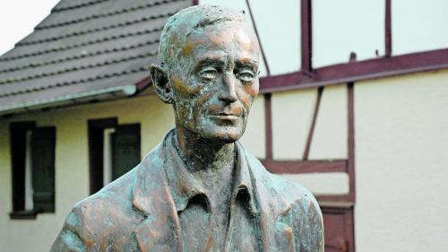 Die Silser Hesse-Tage fanden bereits zum 23. Mal statt. Im Bild die Büste Hermann Hesses. Fotos: Urs Oskar Keller