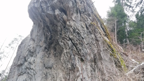 A lunga vista nu’s possa sgürar ils blocs, perquai ston els gnir allontanats (fotografia: mad).