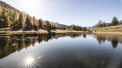 Die Ferienregion Engadin, Scuol, Zernez und Val Müstair wurde für ihre Nachhaltigkeit ausgezeichnet. Foto: Andrea Badrutt