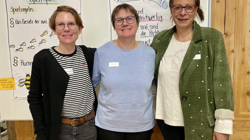 Die Gemeindepräsidentinnen Selina Nicolay (Bever), Aita Zanetti (Scuol) und Gabriella Binkert Becchetti. Foto: Fadrina Hofmann