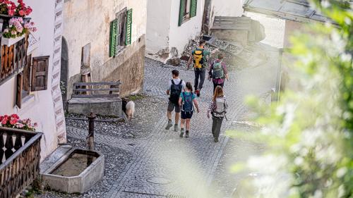 Vor Wanderbeginn sollte die Route sorgfältig geplant werden. Fotos: TESSVM