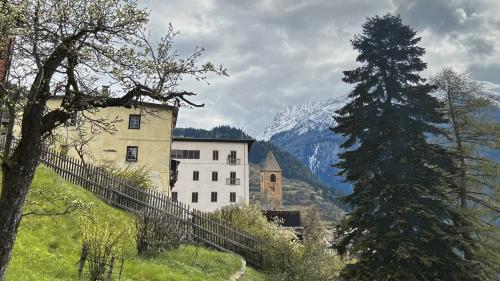  La chasa «Caruso» s’affess bain cul rest dal cumün (Visualisaziun: Urs Padrun).