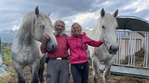 Werner und Gina Wohlwend sind froh, dass die Quarantänezeit gut überstanden ist. Foto: Fadrina Hofmann