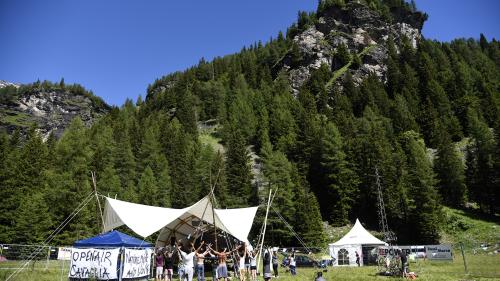 Quista fin d’eivna invidan «I Cincue Soci Spars» darcho a l’Openair  Cavaglia sün üna planüra traunter l’Alp Grüm e’l Puschlev (fotografia: mad).