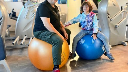 Arthur und Luana Schlatter aus Scuol sind ein eingespieltes Vater-Tochter-Gespann. 		Foto: Fadrina Hofmann